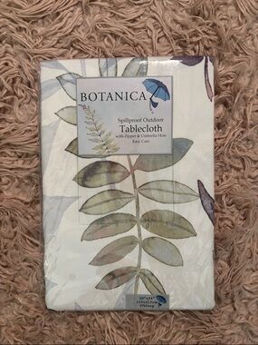 NWT Botanica Spill Proof Outdoor Tablecloth with Zipper and Umbrella Hole 60x84